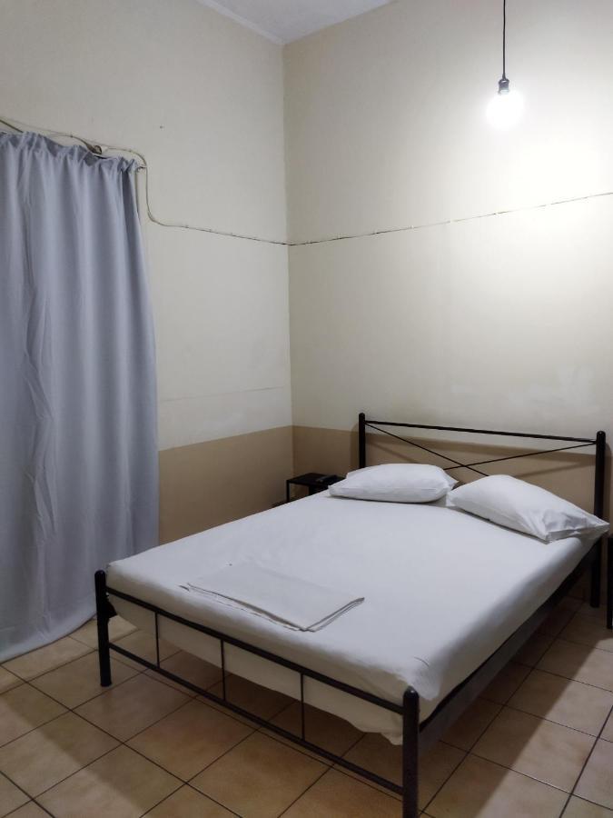 San Remo Hostel Athens Ngoại thất bức ảnh