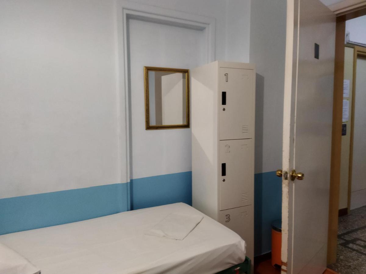 San Remo Hostel Athens Ngoại thất bức ảnh