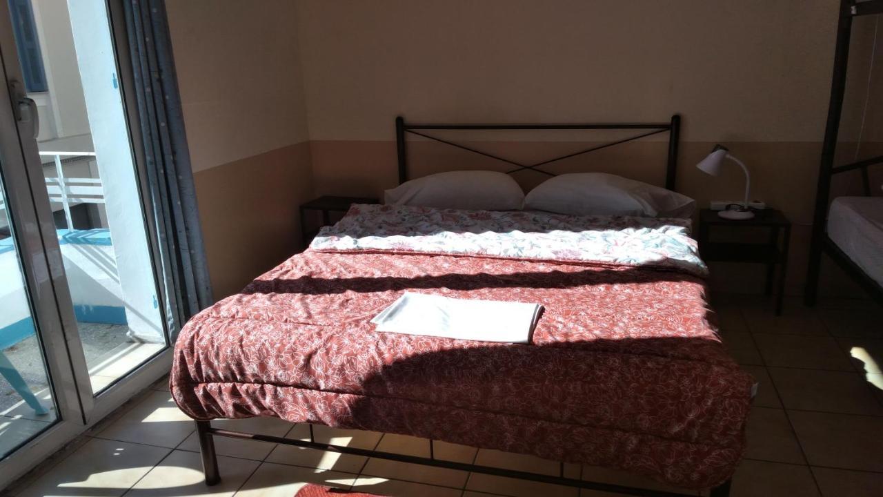 San Remo Hostel Athens Ngoại thất bức ảnh