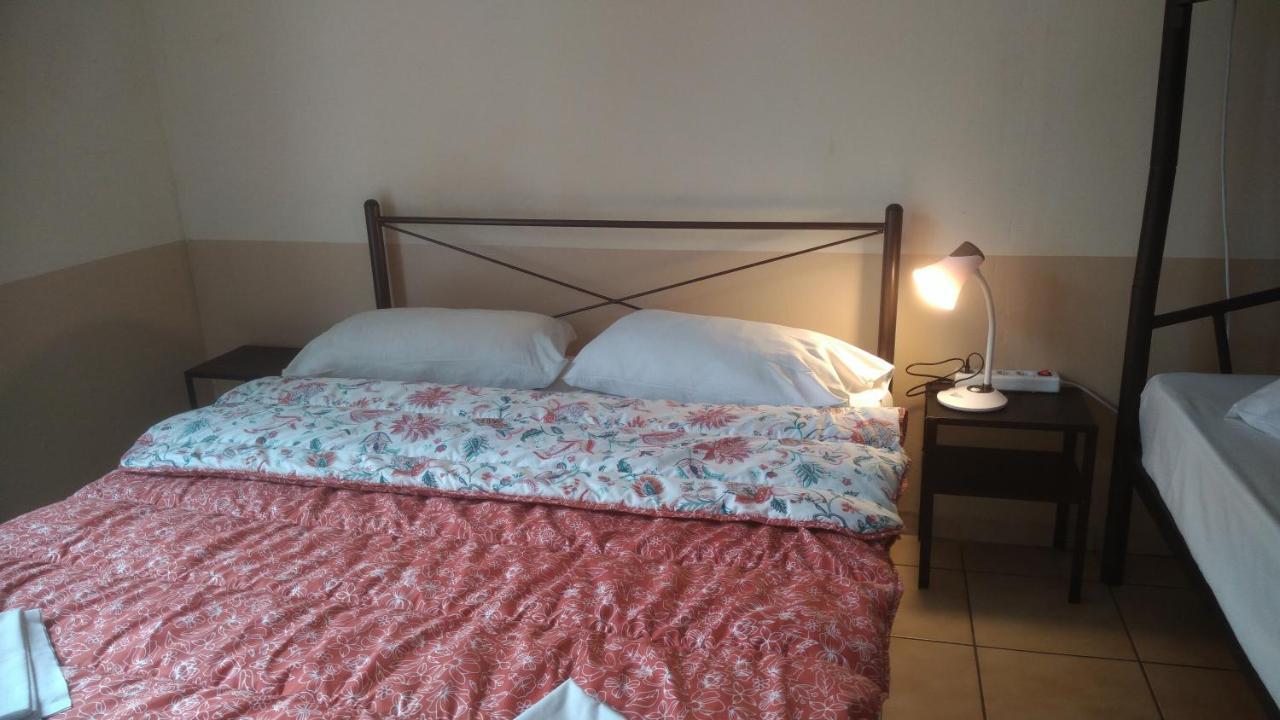 San Remo Hostel Athens Ngoại thất bức ảnh